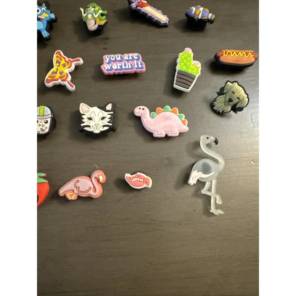 Lot Of Random Crock Charms Minnie Cat Dog Bluey Butterfly Strawberry Fish More !